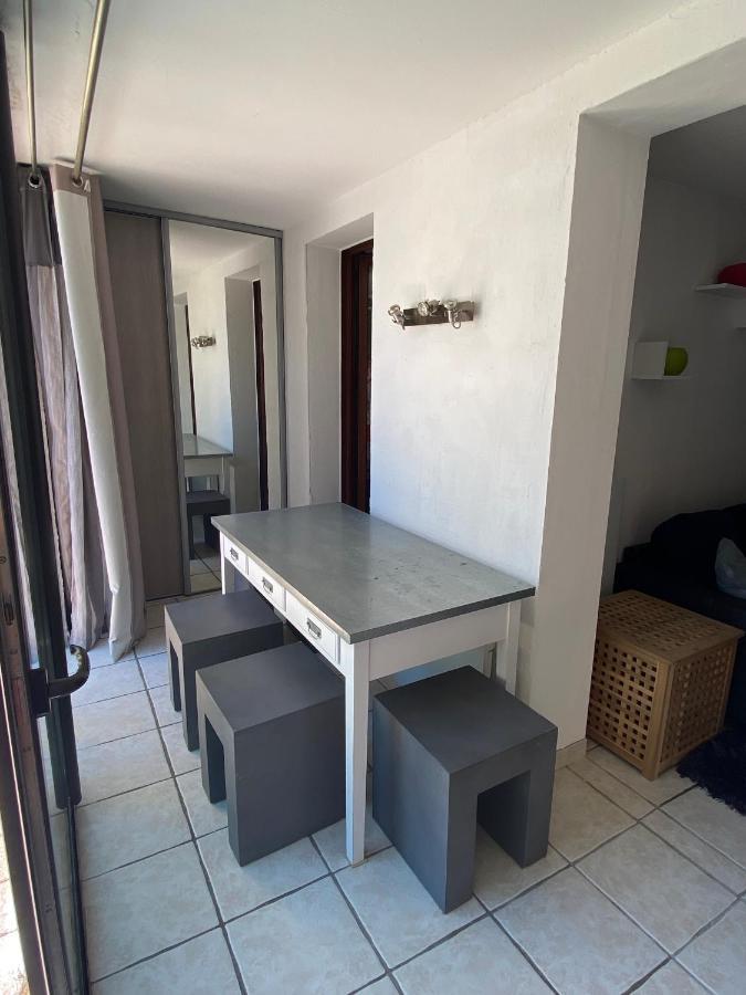 Logement Entier T2 Climatise, Parking Gratuit, Jardin, Plage A 2Min A Pied Санари-сюр-Мер Экстерьер фото
