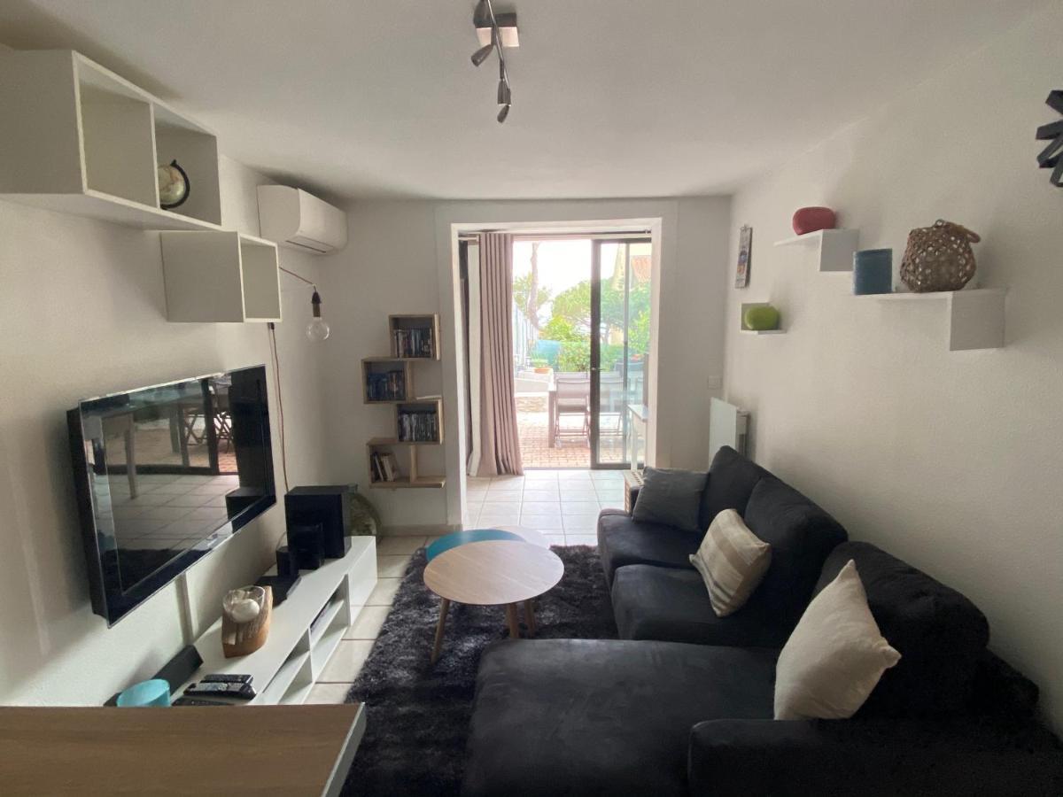 Logement Entier T2 Climatise, Parking Gratuit, Jardin, Plage A 2Min A Pied Санари-сюр-Мер Экстерьер фото