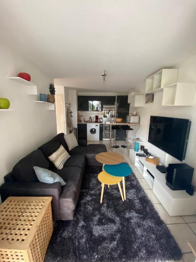 Logement Entier T2 Climatise, Parking Gratuit, Jardin, Plage A 2Min A Pied Санари-сюр-Мер Экстерьер фото